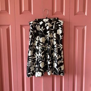 Adrienne Vittadini Black & White Floral Skirt